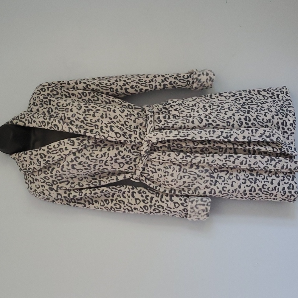 Victoria's Secret Robe - Picture 3 of 12